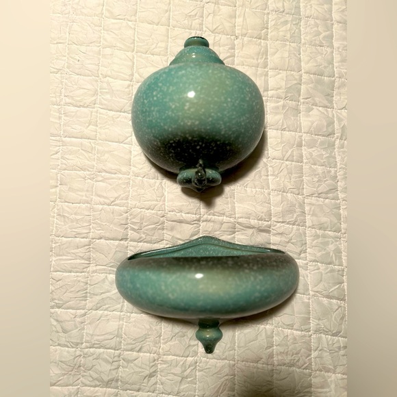 Ceramic deco maybe used as a planter for indoor hanging - Picture 1 of 4